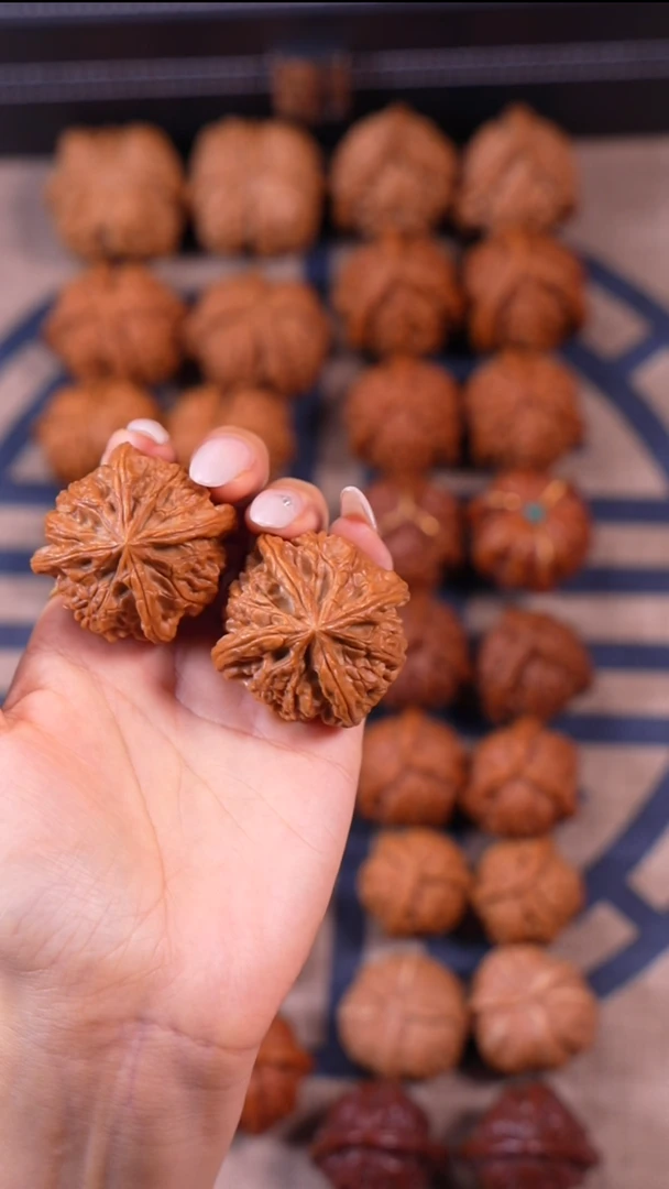 文玩核桃吊坠多棱元宝四棱