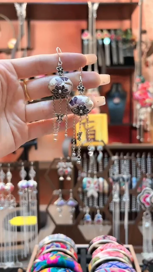 织绣云织谣民族风精美饰品 63*