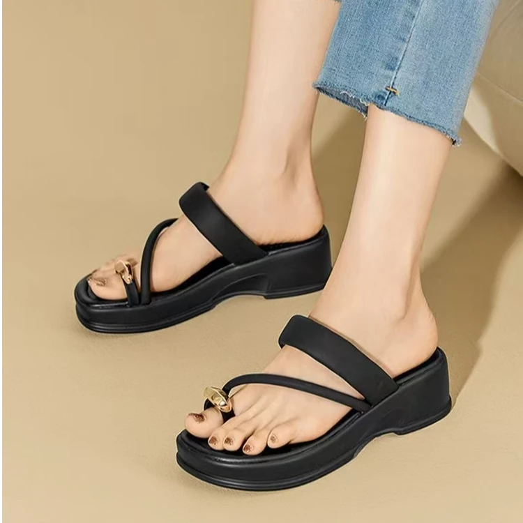 37072  踩屎感厚底套趾凉拖鞋女夏季新款仙女风增高沙滩拖鞋