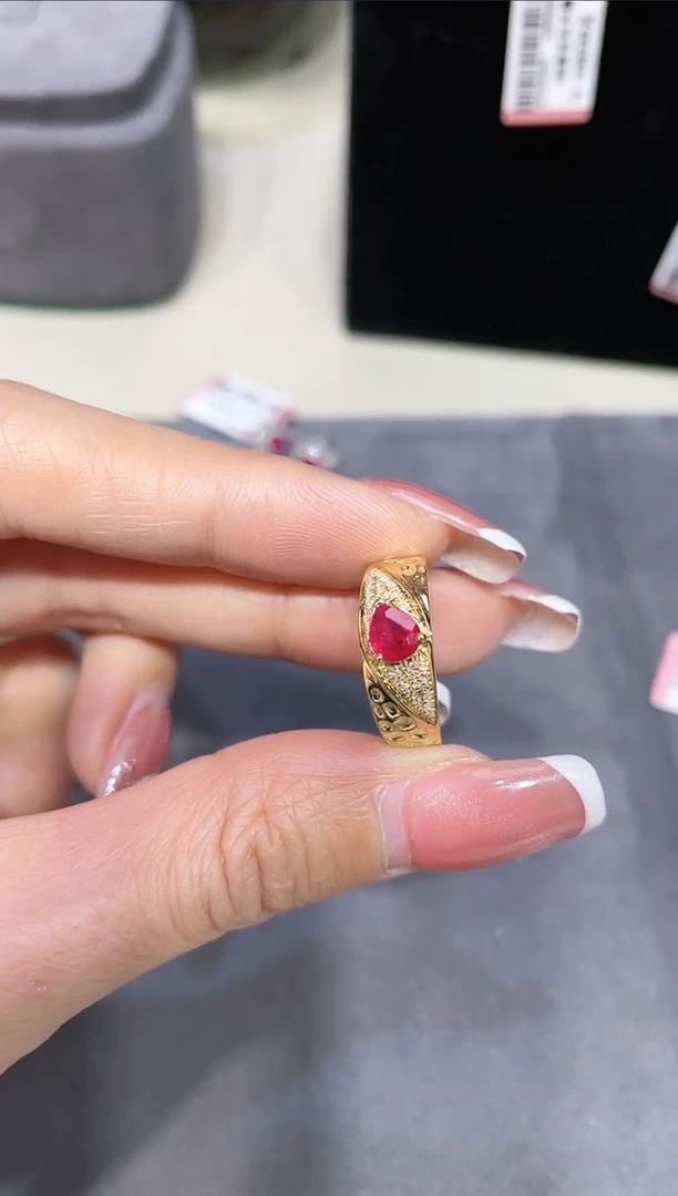 【闪购商品】红宝石戒指18K金镶嵌·