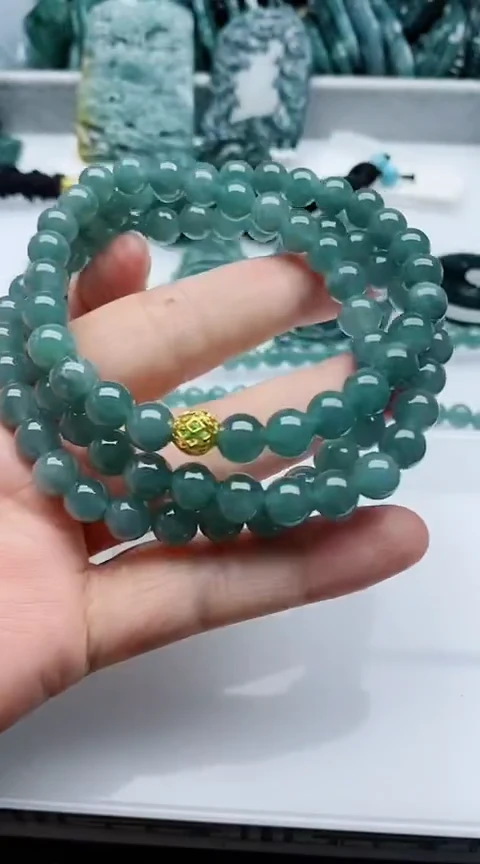 颈饰未镶嵌翡翠