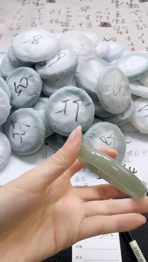 未镶嵌手镯石英质玉336-56
