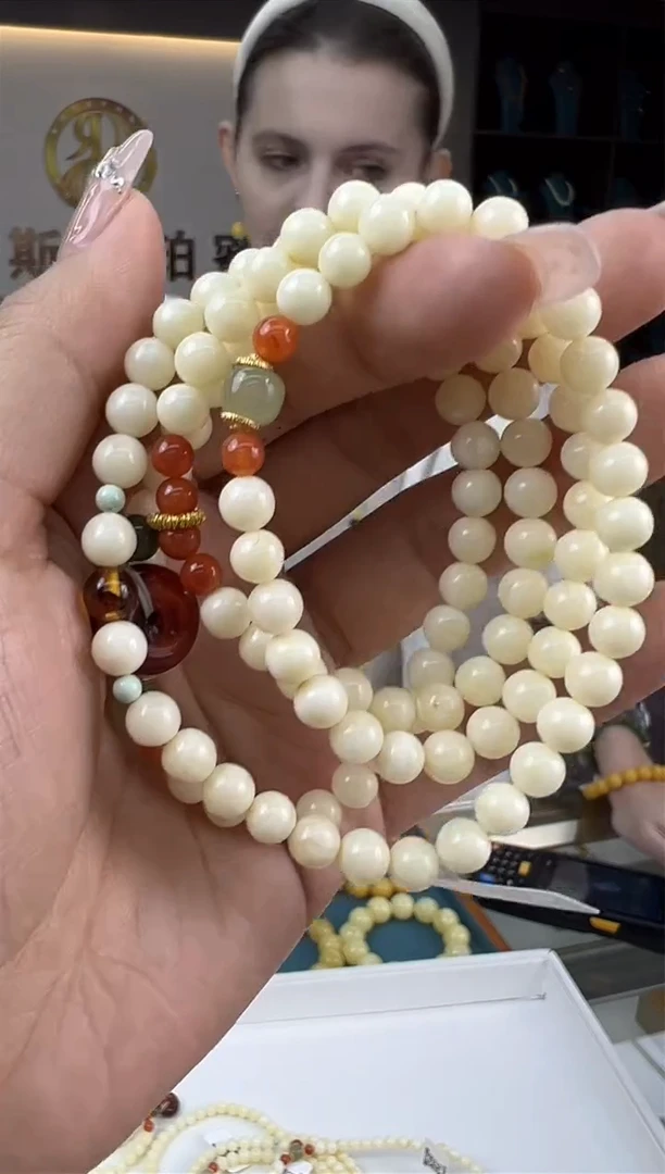 【闪购商品】琥珀颈饰未镶嵌451秒拍号