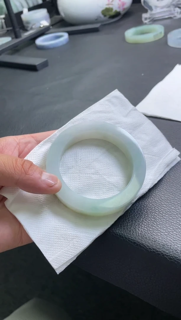 未镶嵌手镯定制翡翠手镯