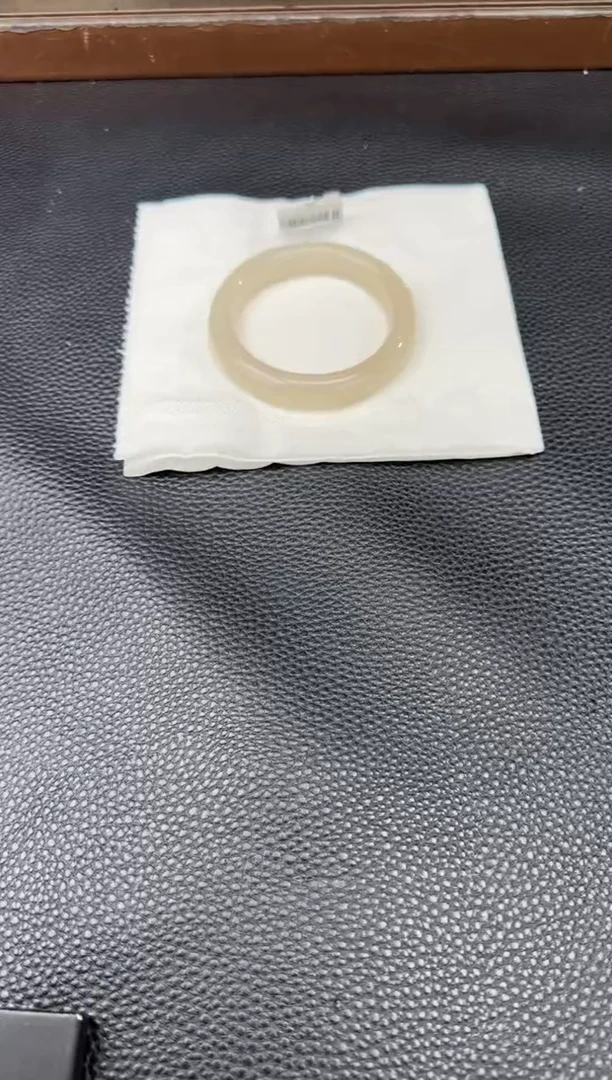 未镶嵌手镯和田玉藕粉正装镯