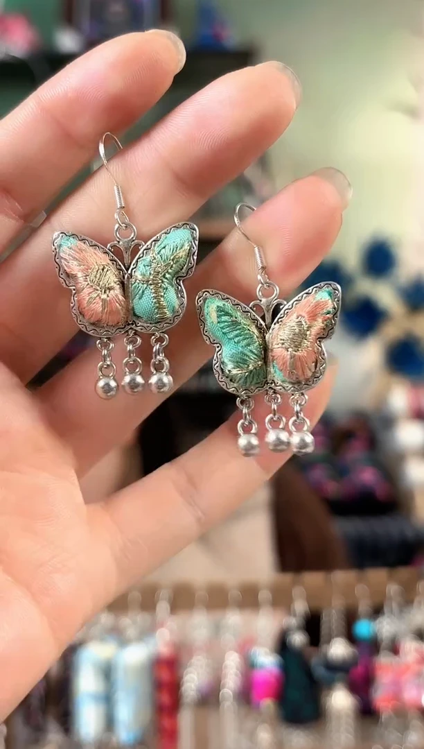 彩云南阁非遗老绣饰品580*