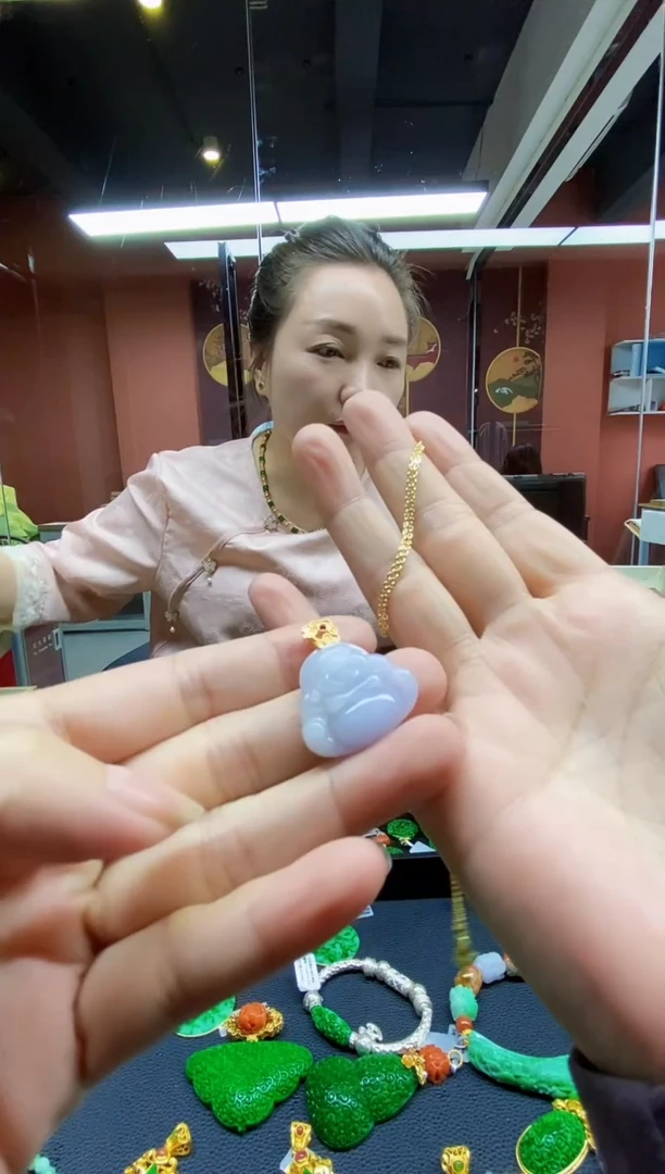 颈饰未镶嵌翡翠吊坠
