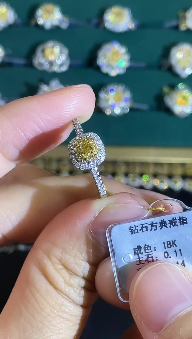 18K金镶嵌戒指钻石戒指