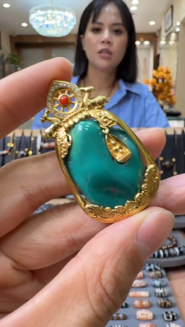 18K金镶嵌绿松石珠宝奇石绿松石