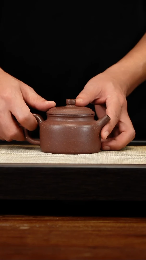 茶壶紫砂紫泥德中