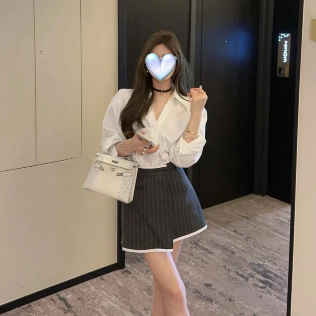 【现货】法式设计感时尚蕾丝花边白色衬衫+竖条纹不规则西装半裙女