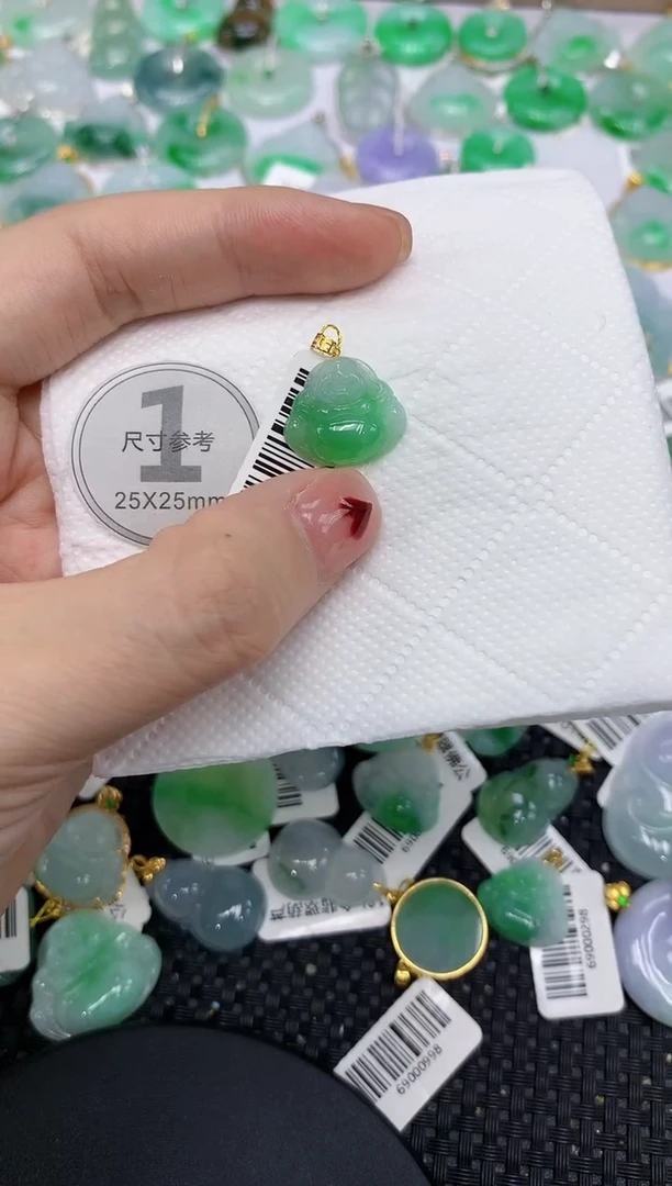 翡翠18K金镶嵌颈饰1111111