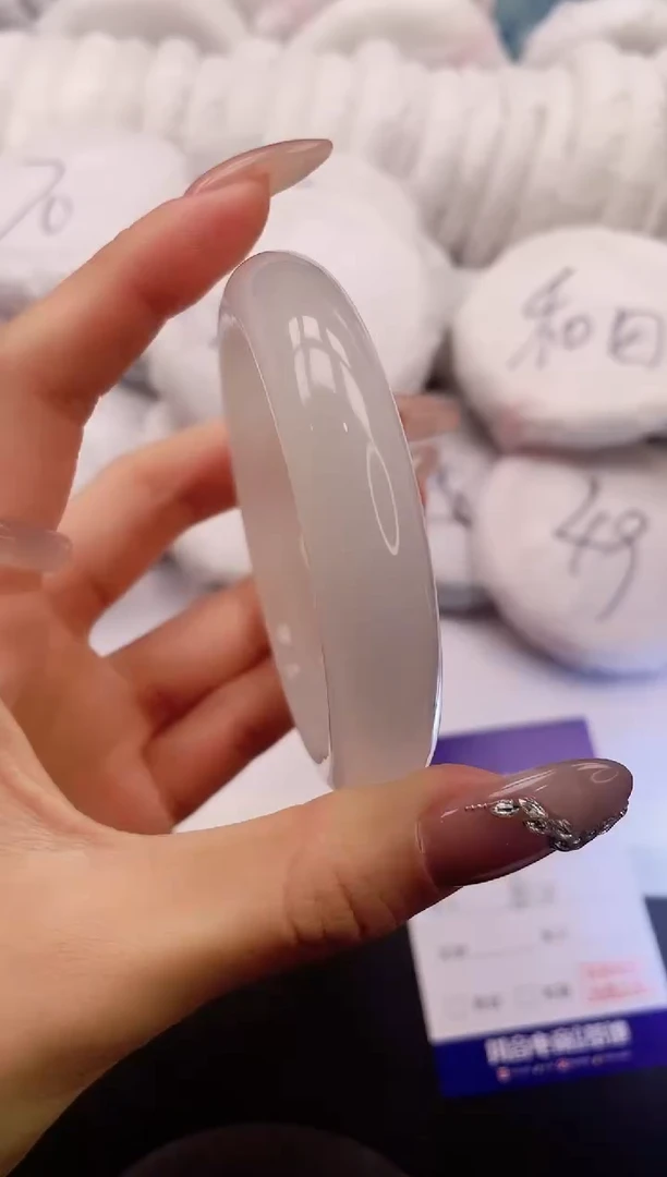 【闪购商品】石英质玉手镯未镶嵌7K02-58