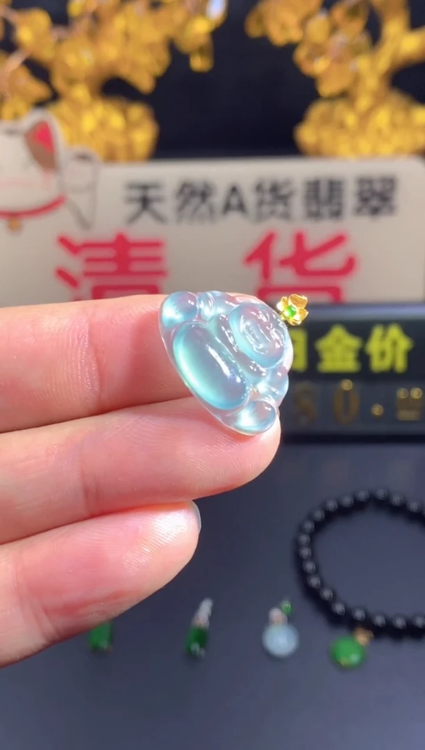 翡翠18K金镶嵌颈饰
