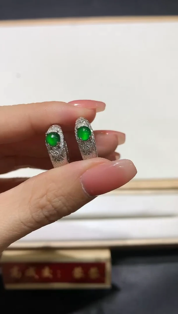 【闪购商品】翡翠吊坠(不含链)银S925镶嵌3多人多样性随机发货1件