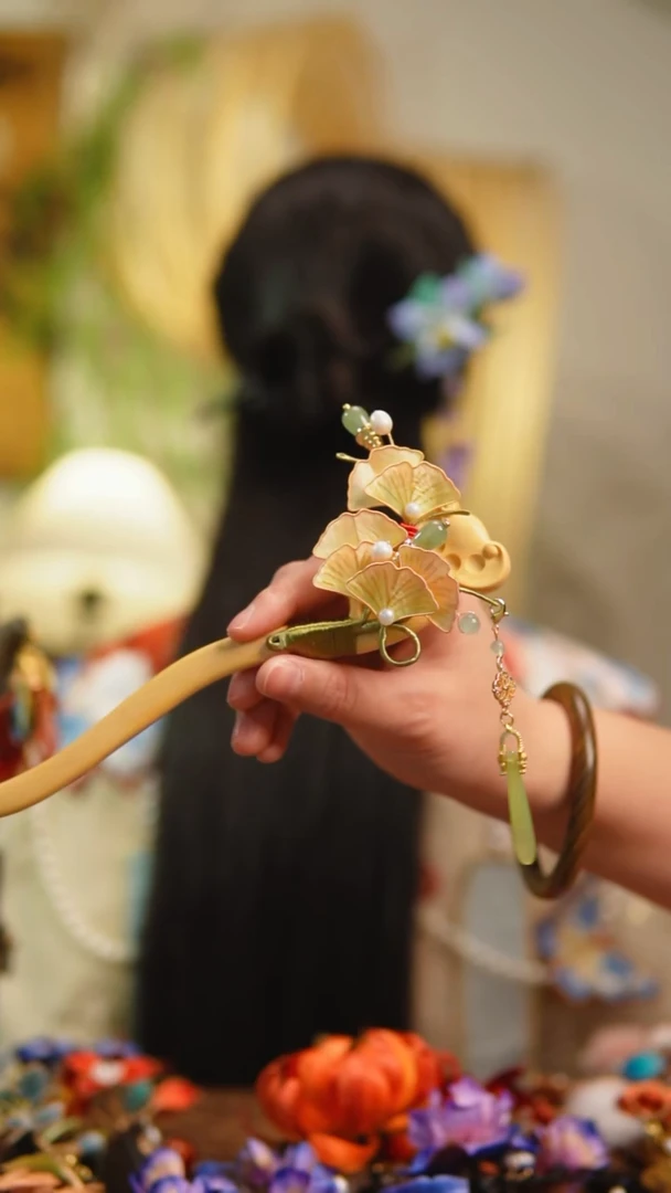 木非遗绒花工艺银杏叶A3