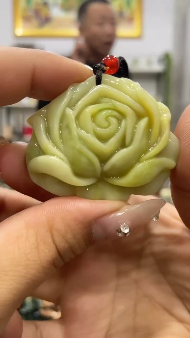 未镶嵌蛇纹石玉颈饰