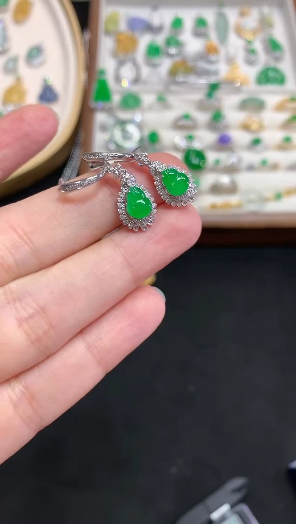 【闪购商品】翡翠耳饰18K金镶嵌W297|9800