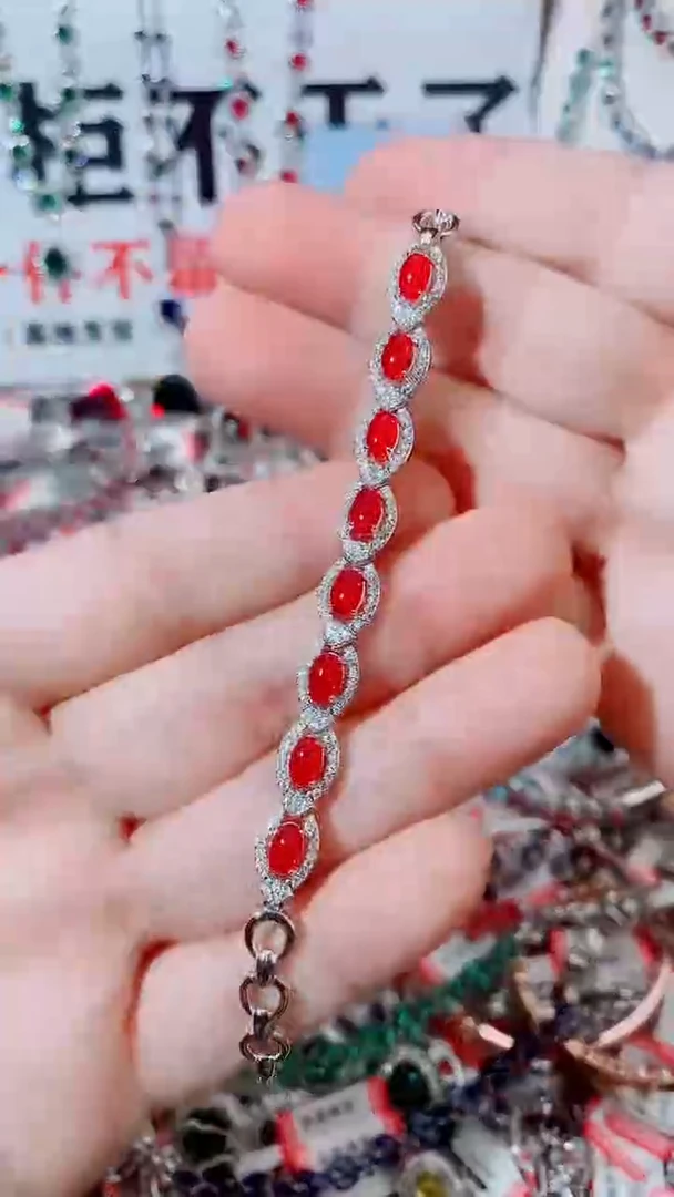 未镶嵌手链红宝石