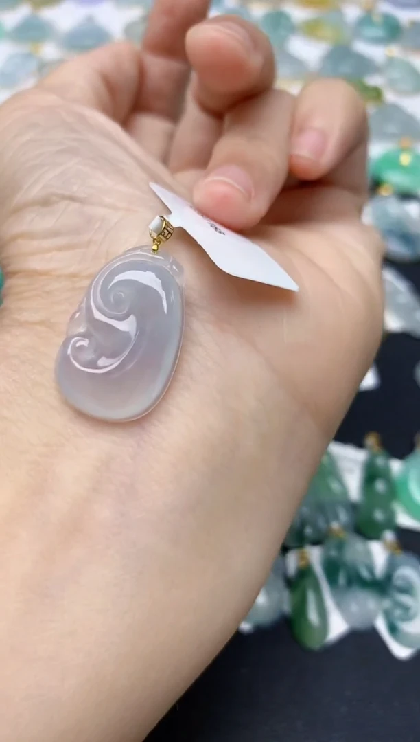 翡翠18K金镶嵌颈饰天然缅甸A货翡翠