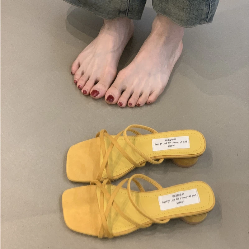 韩菲NQL-1068-8粗跟法式小凉拖鞋女鞋2025年新款一字带粗跟凉鞋女