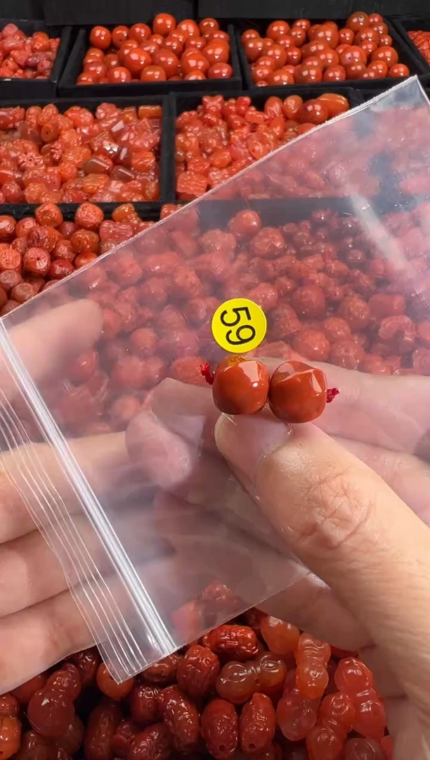 颈饰未镶嵌南红玛瑙1