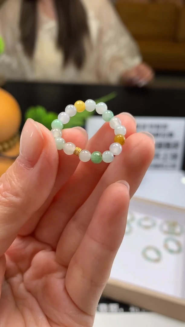 翡翠未镶嵌颈饰---61060多样性发其一