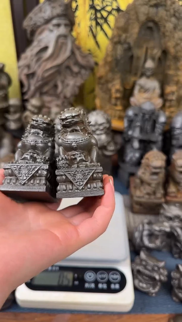 铁精致潮玩摆件8.5京狮一对