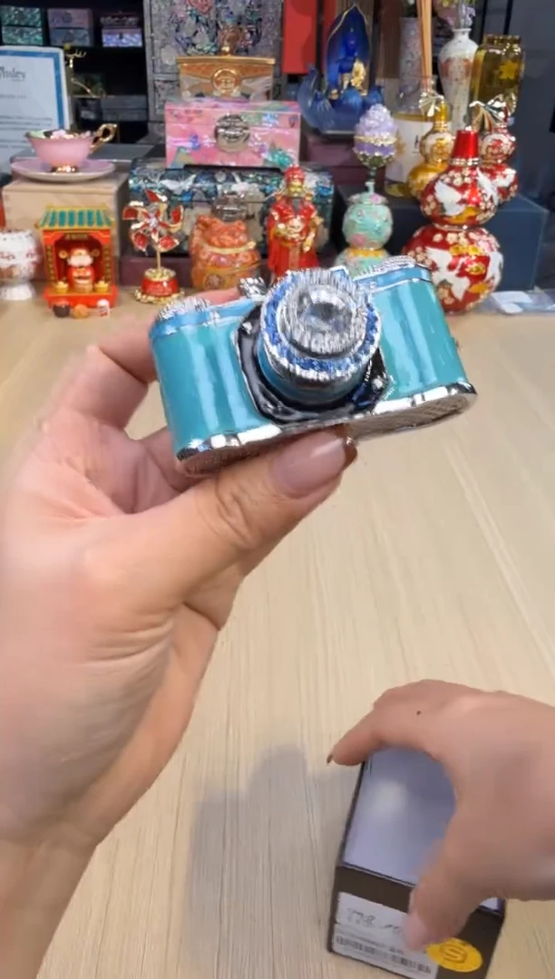 127七宝蓝色照相机