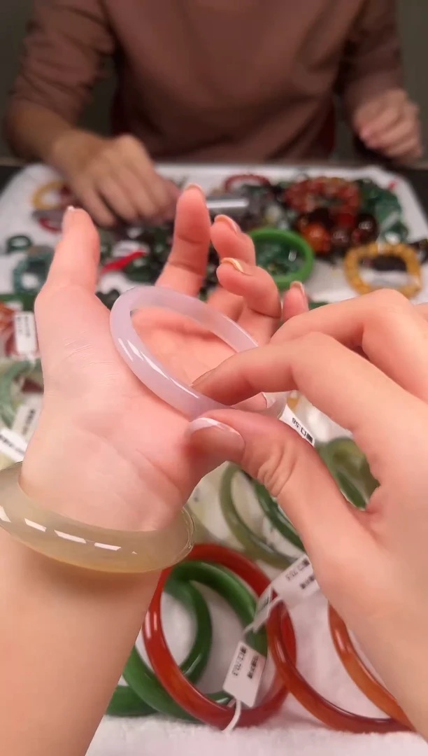 手镯玛瑙/玉髓未镶嵌无礼盒