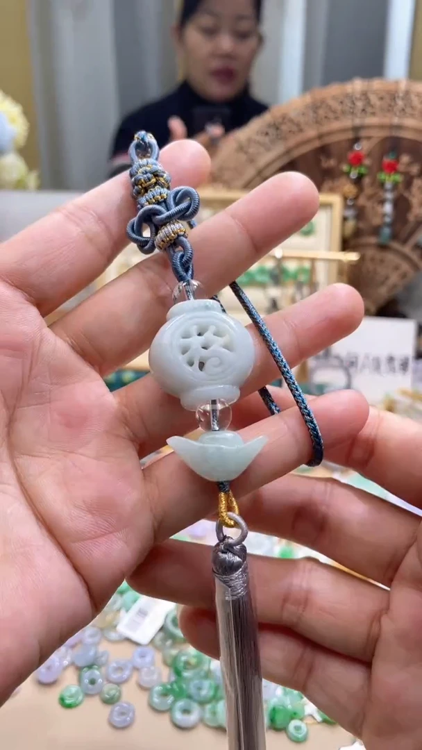 【闪购商品】翡翠颈饰未镶嵌车挂