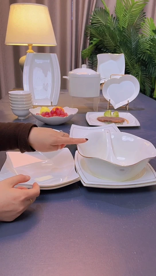 45%以上骨粉骨瓷天元贵龙三角折纸盘各2个 荷花汤碗4个 纯白大勺