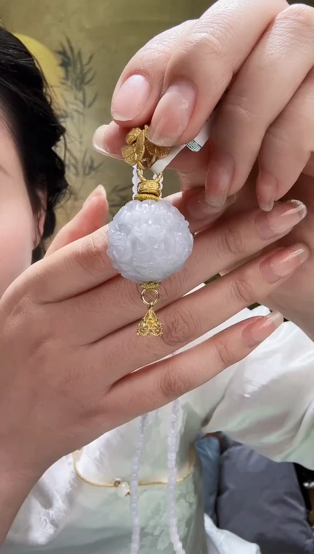 颈饰未镶嵌翡翠吊坠