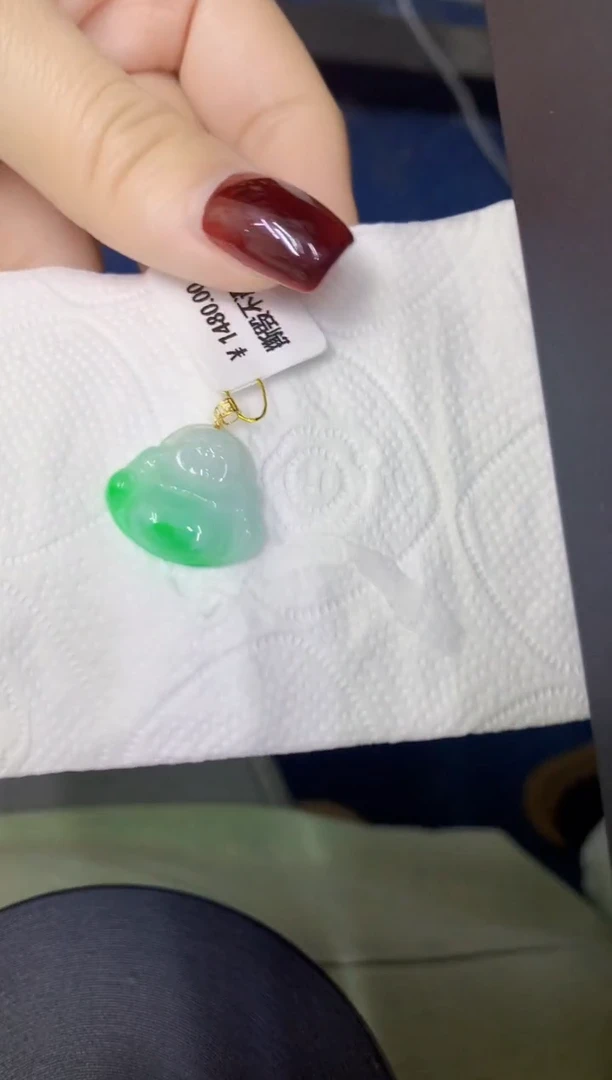 颈饰18K金镶嵌翡翠缅甸天然翡翠A货