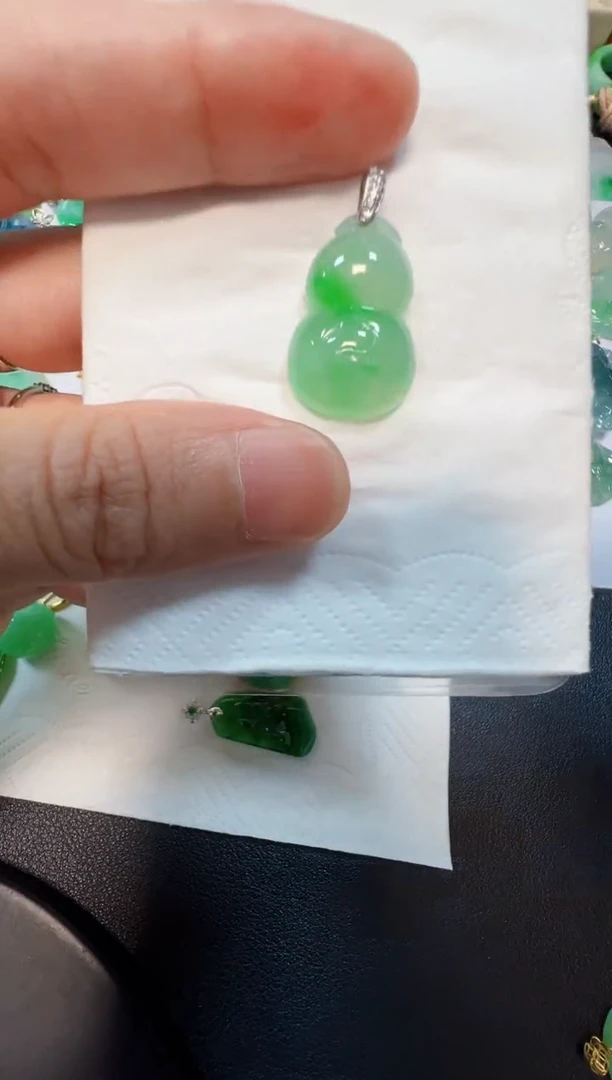吊坠(不含链)18K金镶嵌翡翠4600