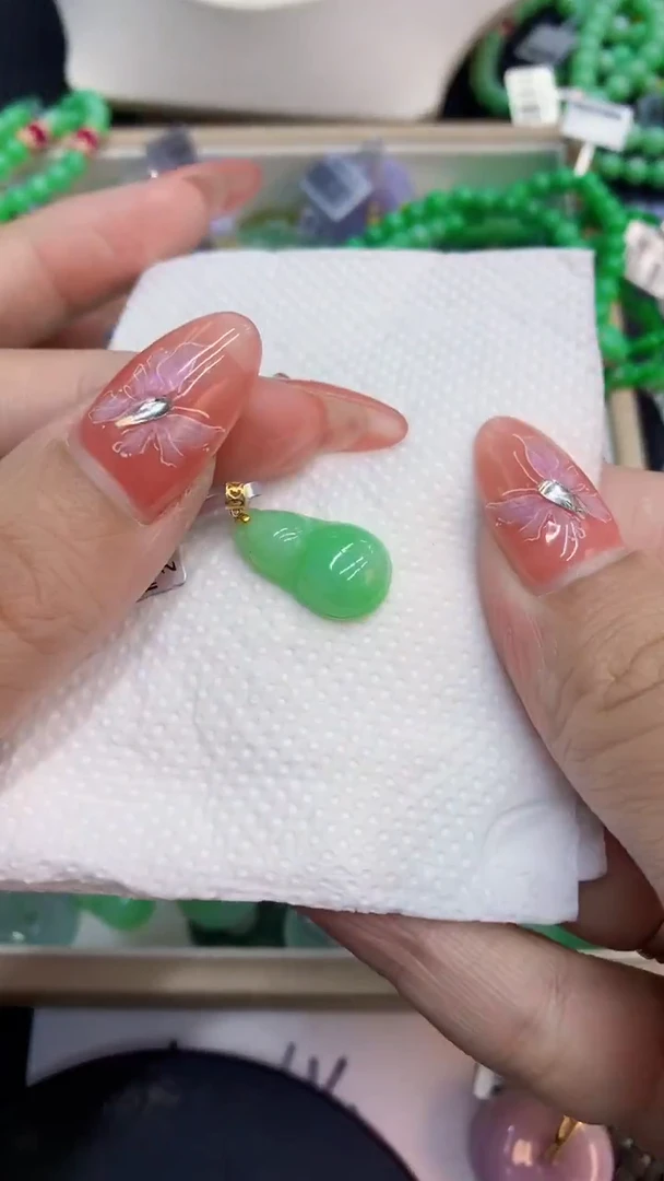 颈饰未镶嵌翡翠1