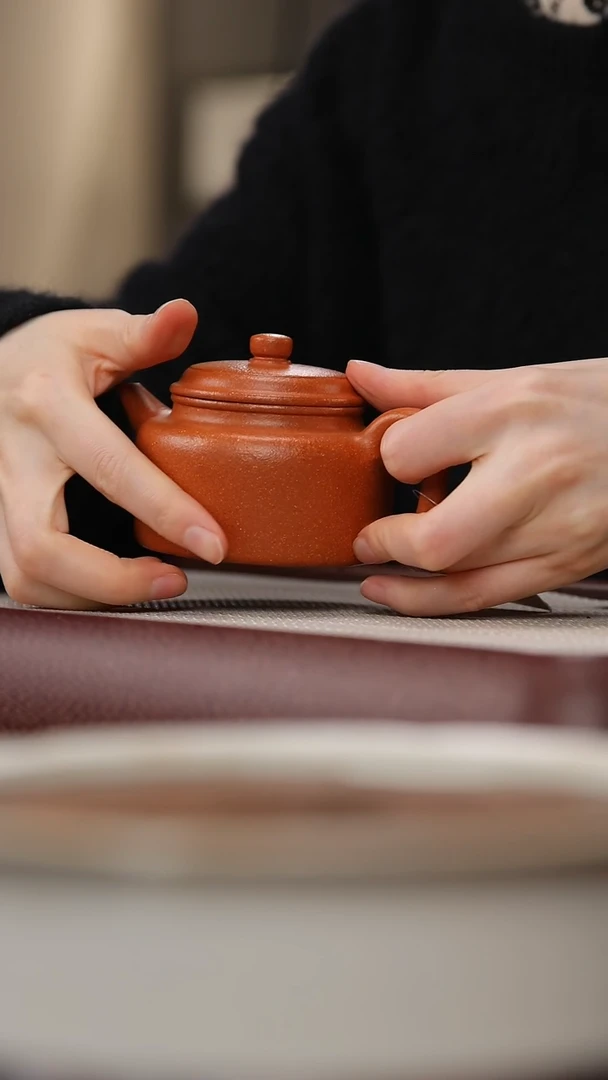 【闪购商品】紫砂茶壶冷黄金 德钟190cc