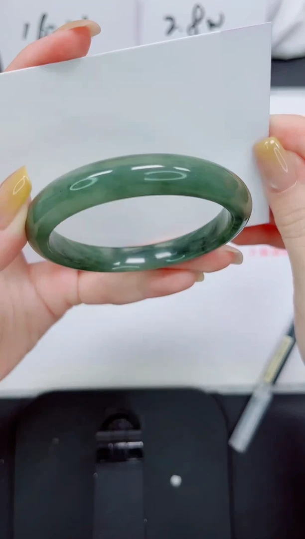 石英质玉手镯未镶嵌189