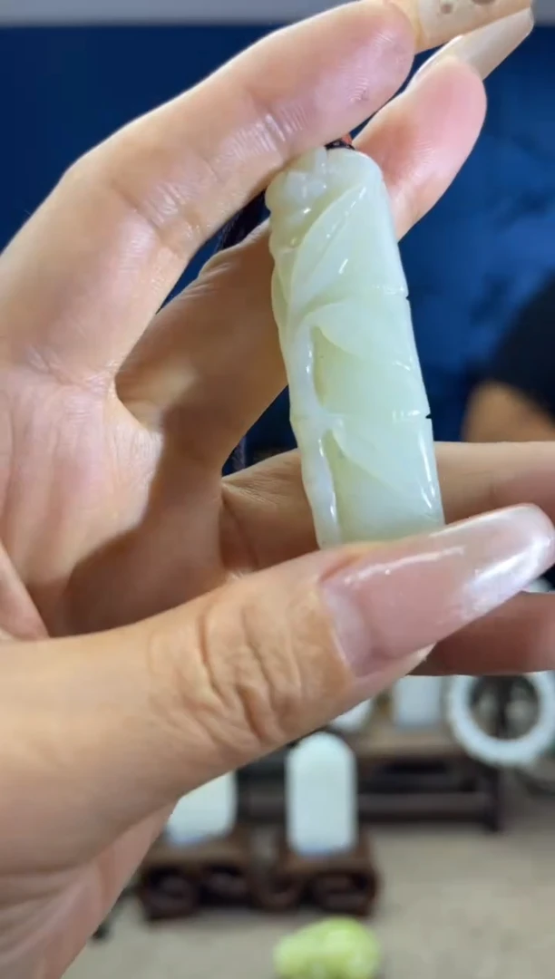 和田玉未镶嵌颈饰1