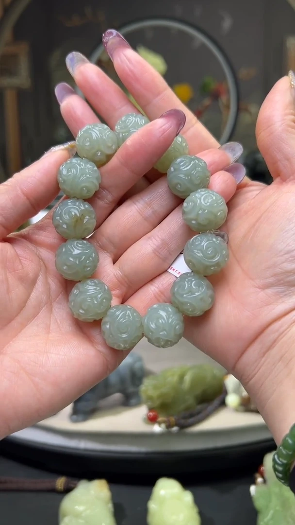 未镶嵌和田玉把件手串