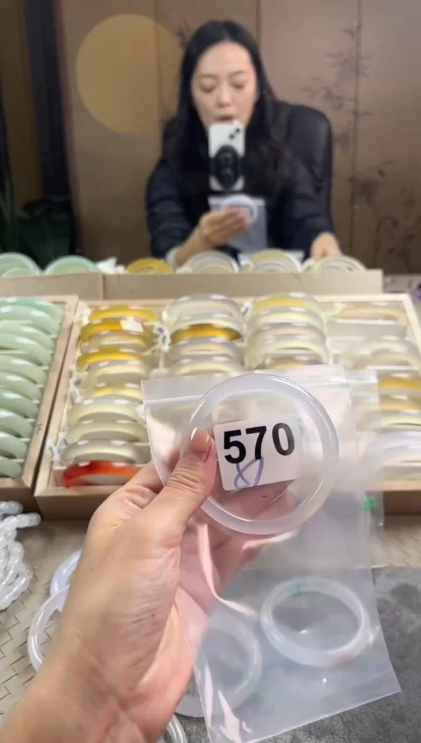 手镯玛瑙/玉髓未镶嵌570