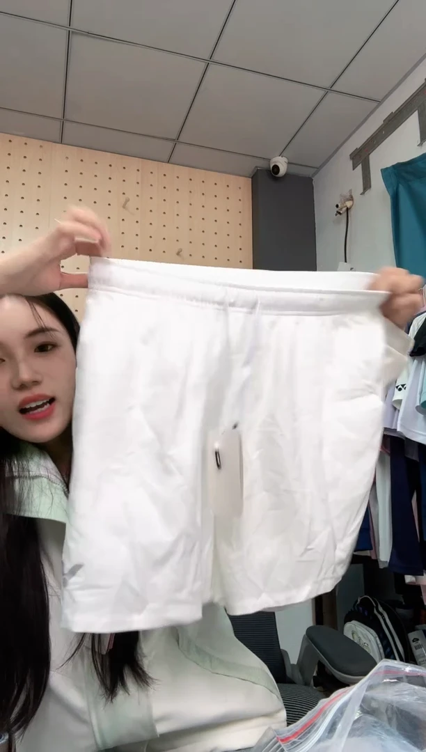 威可多正品微瑕 短裤2XL 28号