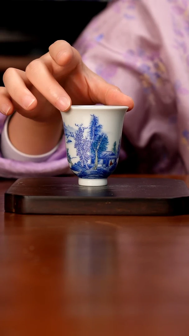 陶瓷青花斗彩山水
