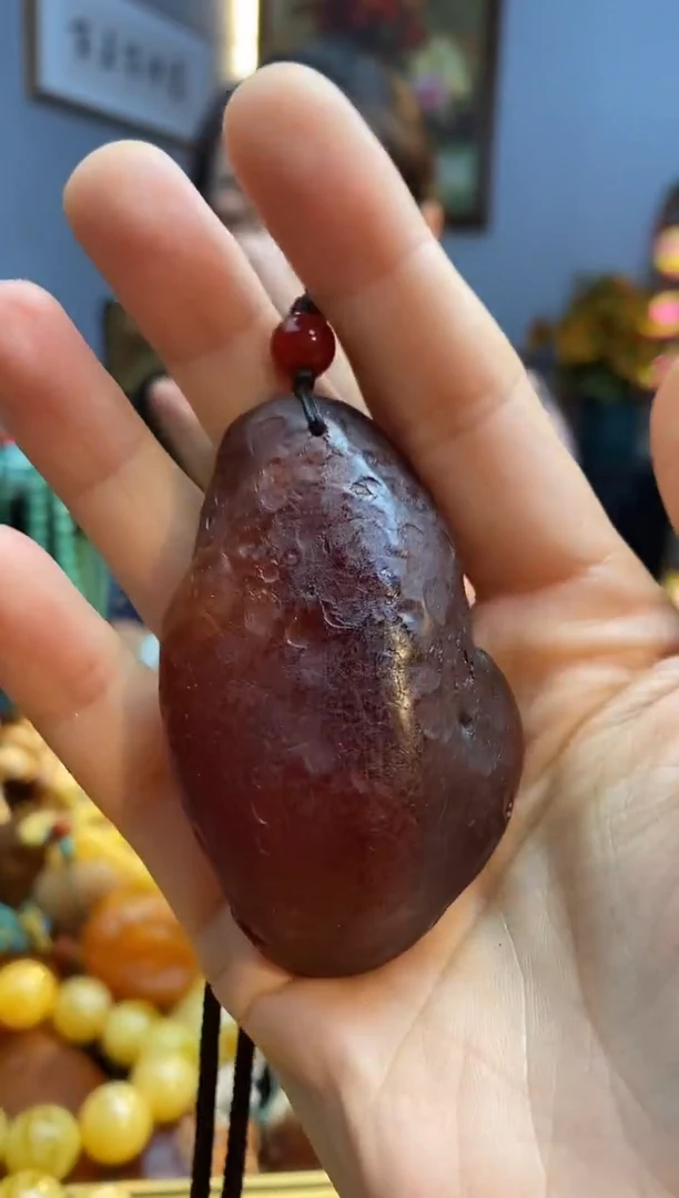 未镶嵌颈饰琥珀吊坠