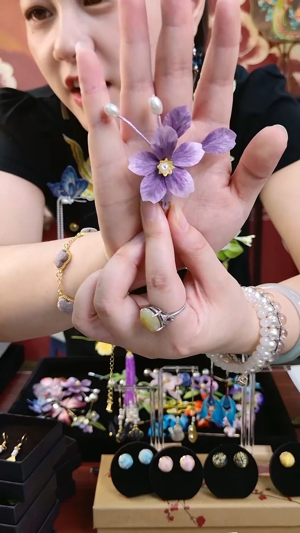 刺绣纯手工非遗绒花耳钩