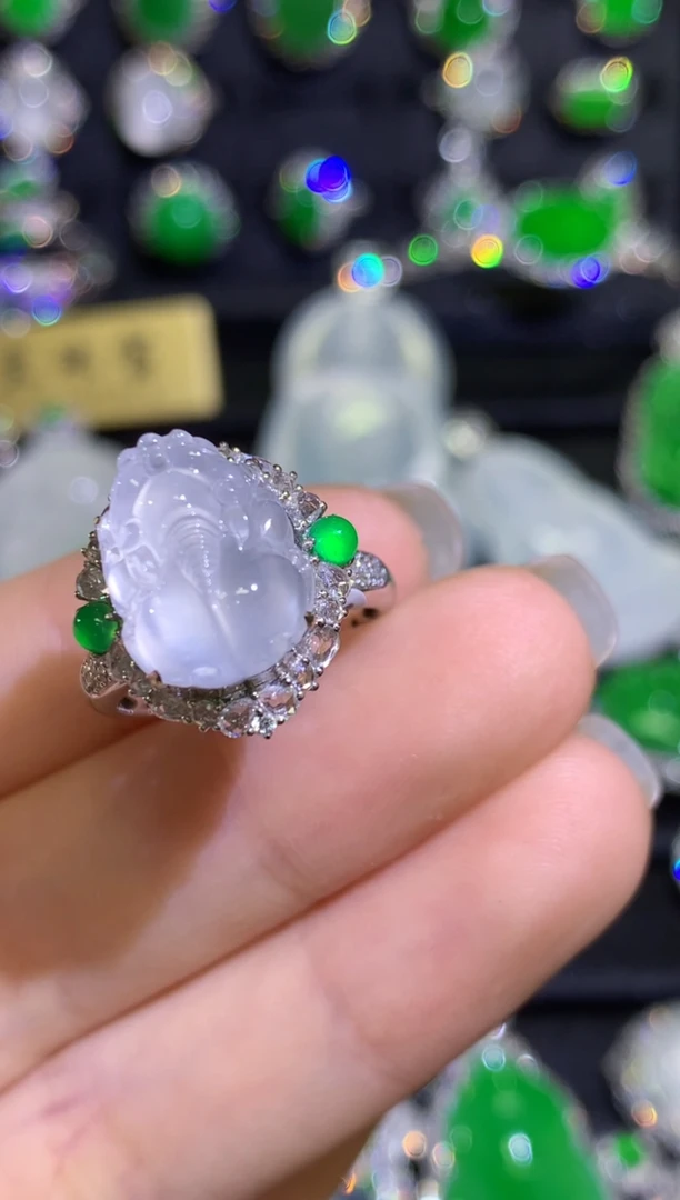 【闪购商品】翡翠戒指18K金镶嵌高冰茅台白貔貅