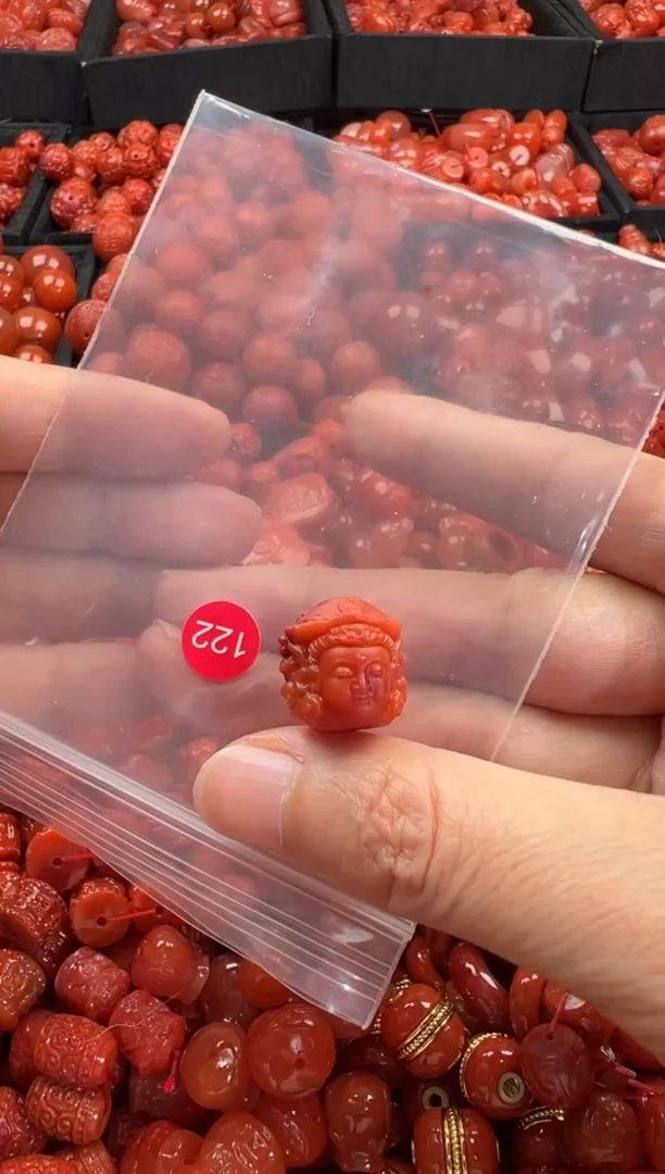 南红玛瑙未镶嵌颈饰1