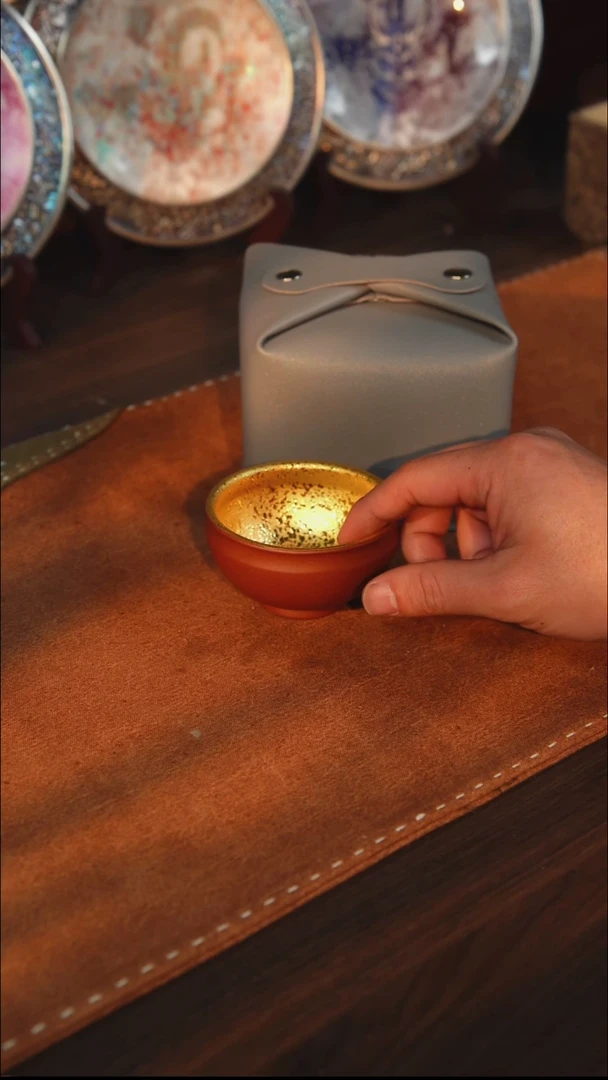 瓷鎏金朱泥紫砂主人杯