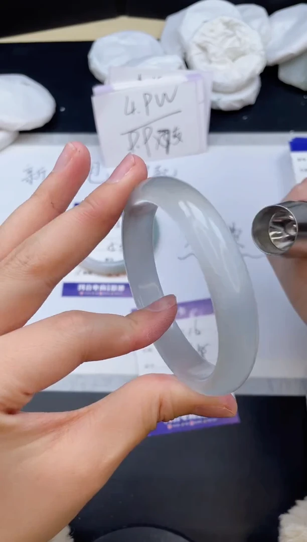 【闪购商品】石英质玉手镯未镶嵌316/58.8