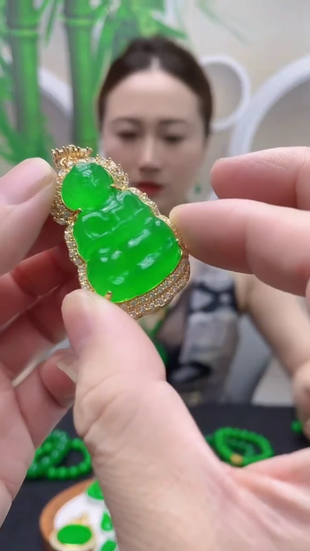 吊坠(赠链)14K金镶嵌翡翠B63
